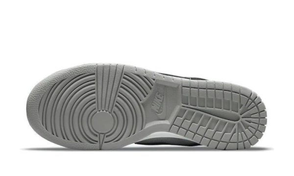 Nike-Dunk-Low-Golden-Gals-Metallic-Silver-_W_-wtehenew3_5000x.jpg Golden Gals Metallic Silver