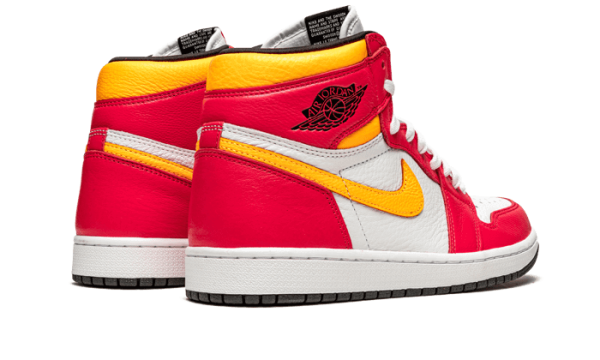 Wethenew-Sneakers-France-Air-Jordan-1-Retro-High-og-Light-Fusion-Red-555088-603-3_1_800x.png Light Fusion Red
